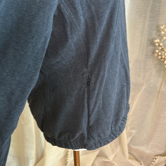 Lululemon Grey Sweater Older Style Moc Neck Turtle Collar Sz 6 ? - Picture 6 of 8